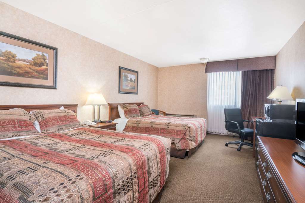 Everspring Inn And Suites Marshall Room photo