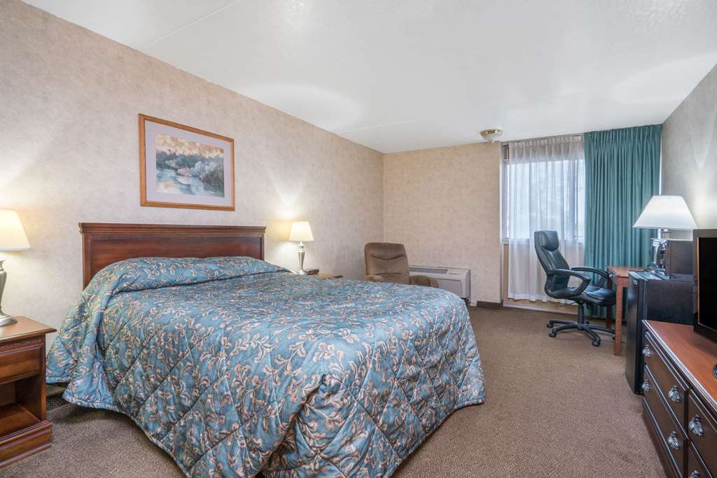 Everspring Inn And Suites Marshall Room photo